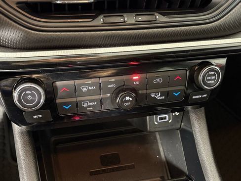 Used 2023 Jeep Compass Trailhawk w/ Trailhawk Elite Group image 33