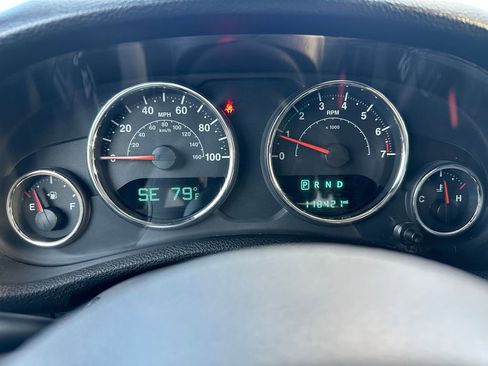 Used 2018 Jeep Wrangler Unlimited Sahara w/ Connectivity Group image 23