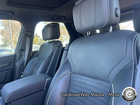 Used 2023 Land Rover Discovery Metropolitan Edition image 16