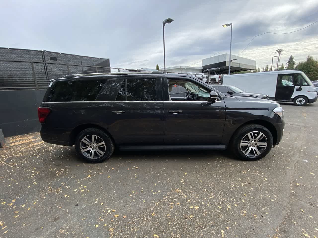 Used 2024 Ford Expedition Max Limited AWD/4WD image 7