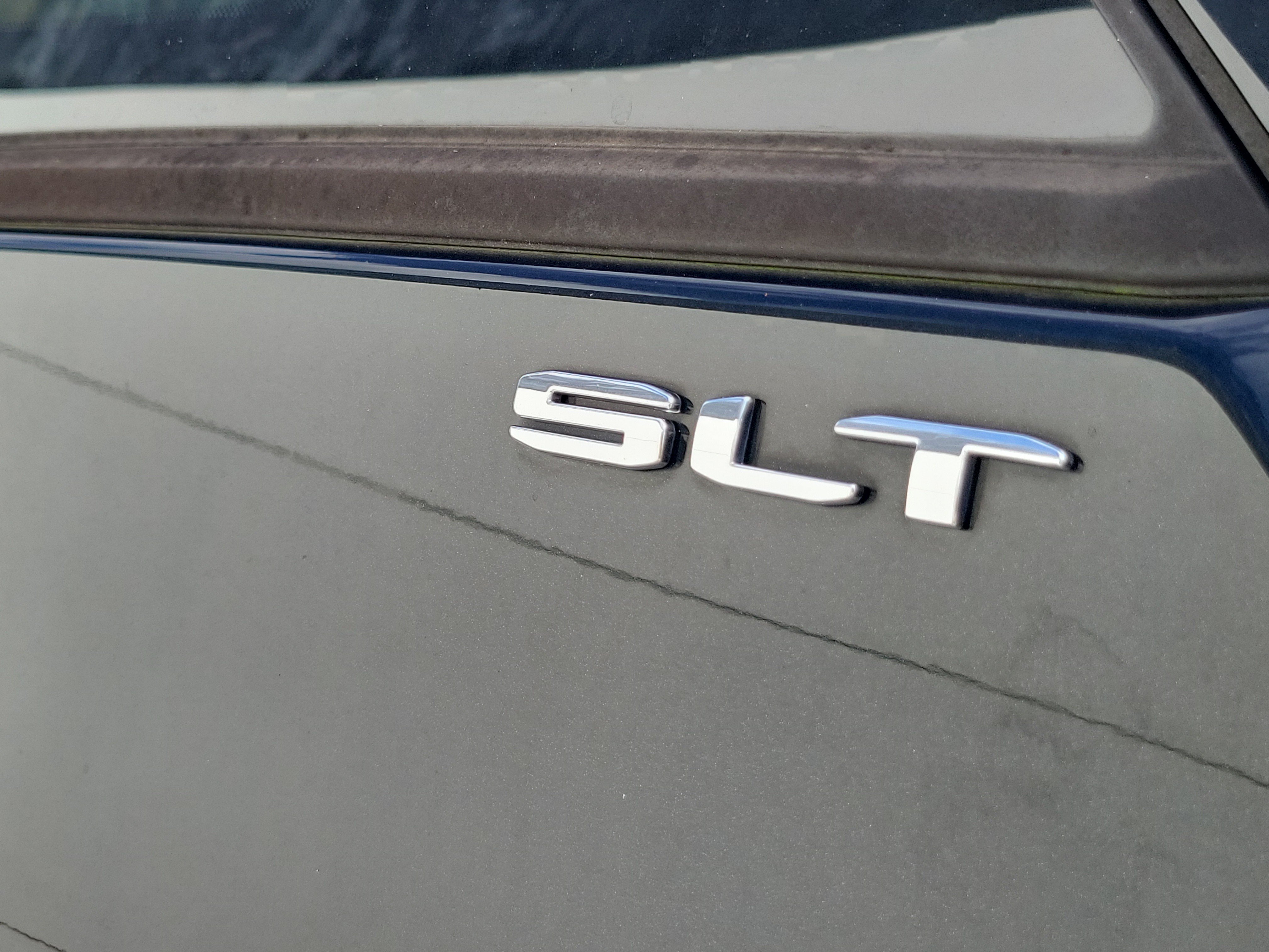 Used 2023 GMC Terrain SLT FWD image 8