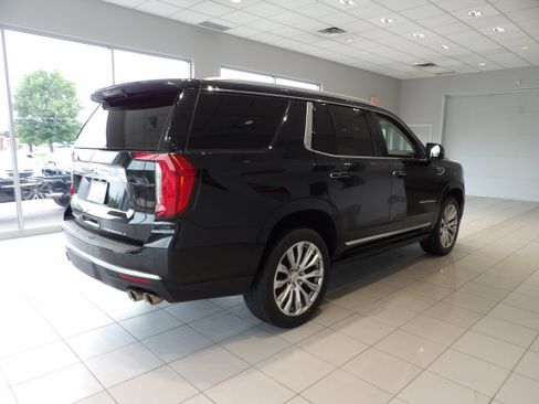 Used 2022 GMC Yukon Denali AWD/4WD image 4