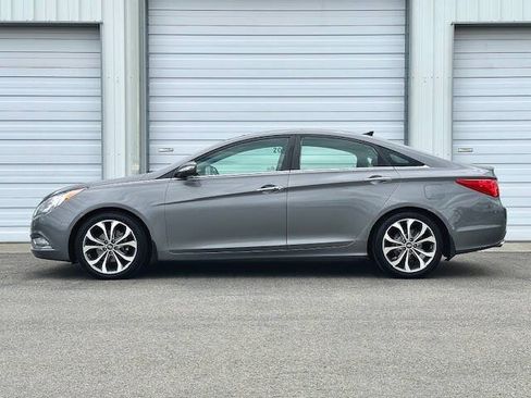 Used 2013 Hyundai Sonata Limited w/ Premium Pkg FWD image 8