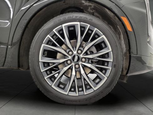 Certified 2024 Cadillac XT4 Sport image 3