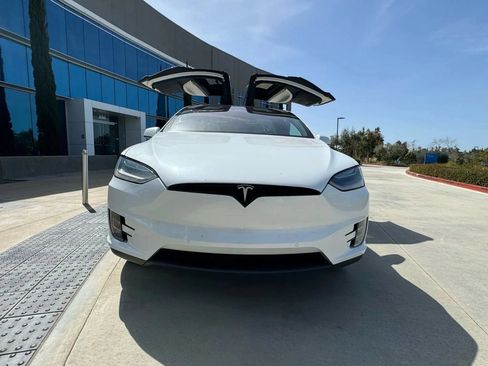 Used 2021 Tesla Model X Long Range AWD/4WD image 2