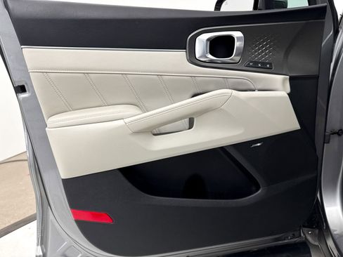 Certified 2023 Kia Sorento SX Prestige AWD/4WD image 32