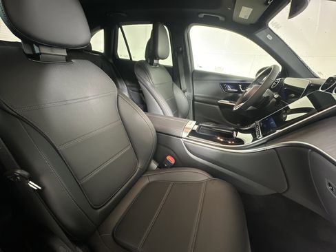 Used 2026 Mercedes-Benz GLC 300 4MATIC image 23