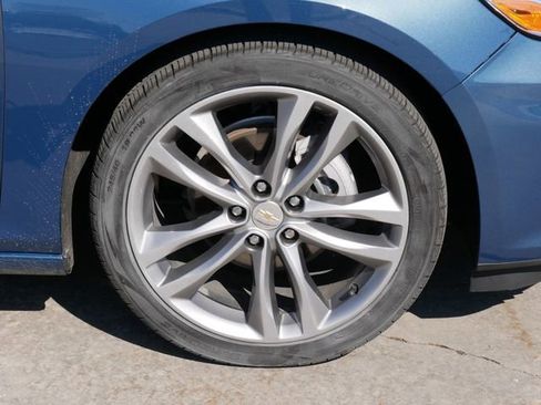 Used 2024 Chevrolet Malibu LT image 9