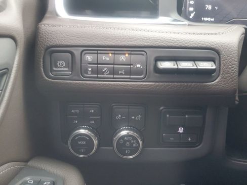 Used 2024 GMC Yukon Denali image 38