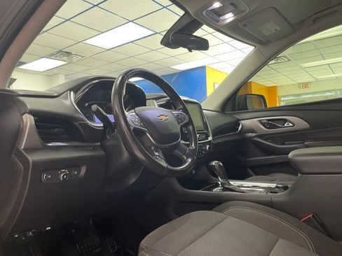 Used 2020 Chevrolet Traverse LT w/ Driver Confidence II Package AWD/4WD image 19