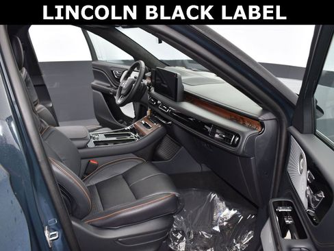 New 2025 Lincoln Aviator Black Label image 16