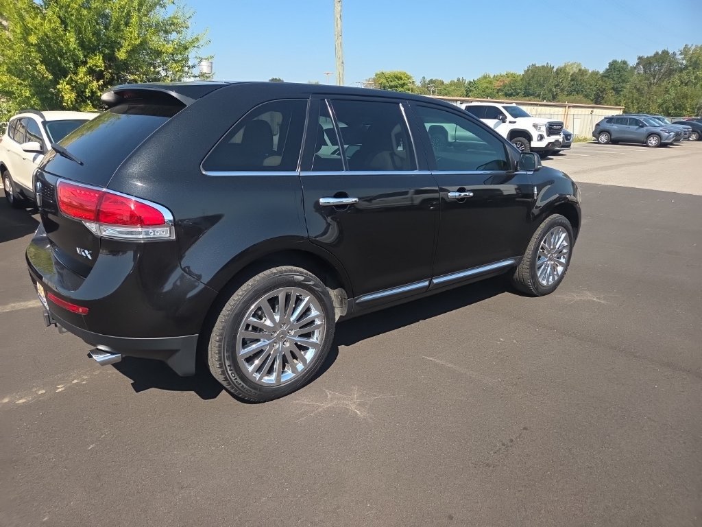 Used 2015 Lincoln MKX FWD w/ Equipment Group 102A image 9