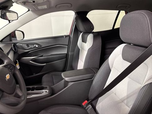 New 2026 Chevrolet Trax LS w/ LS Convenience Package FWD image 28