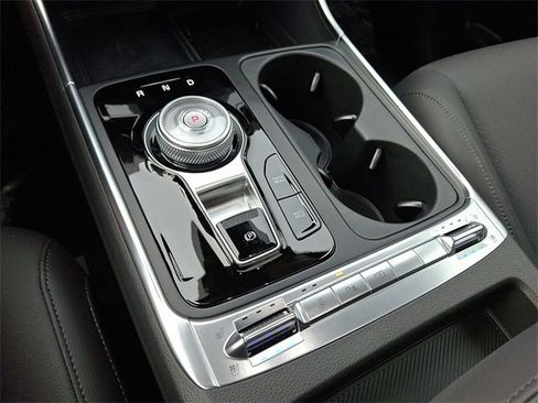 New 2025 Kia Carnival SX Prestige image 10