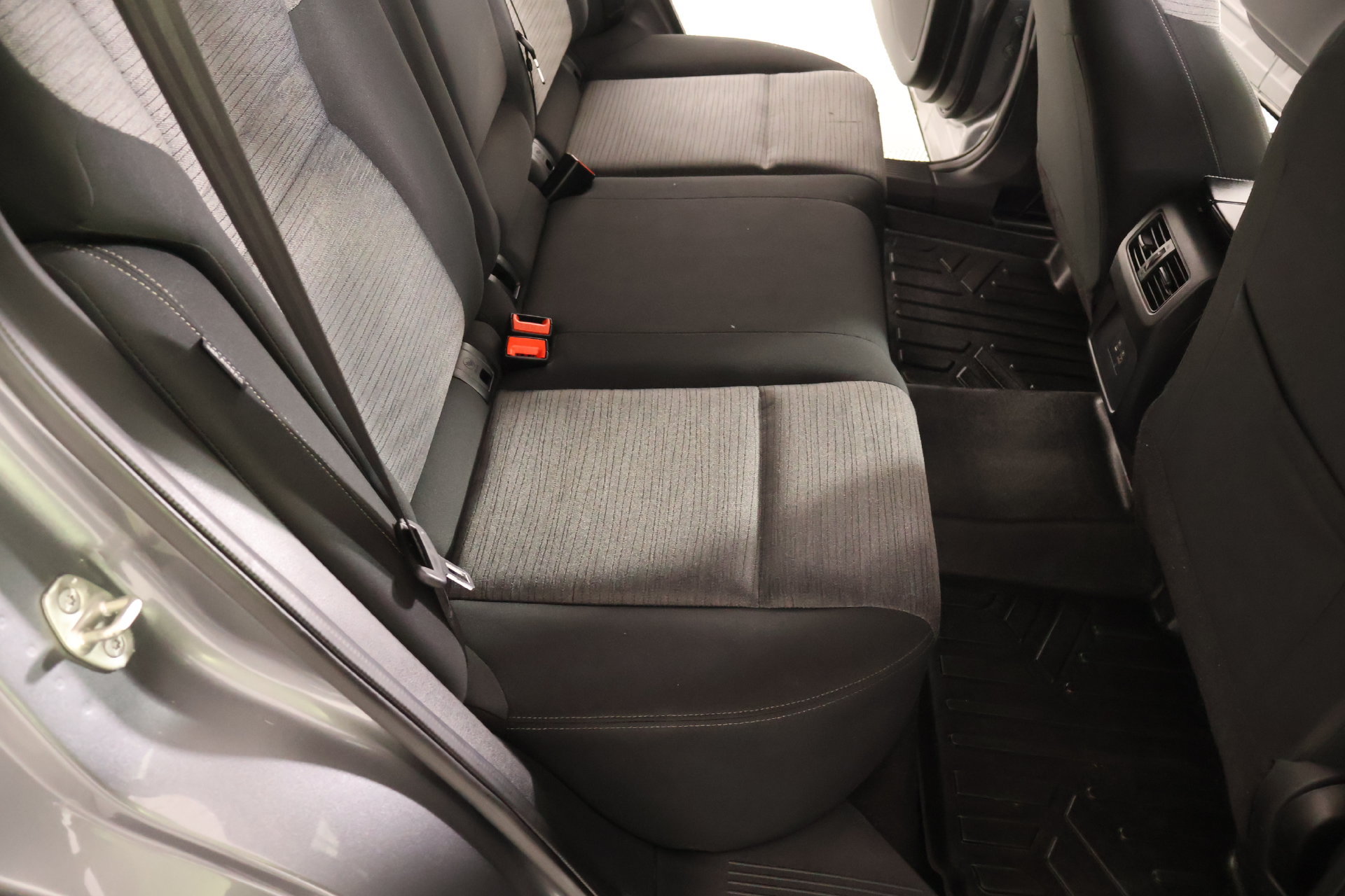 Used 2023 Nissan Rogue SV FWD image 13