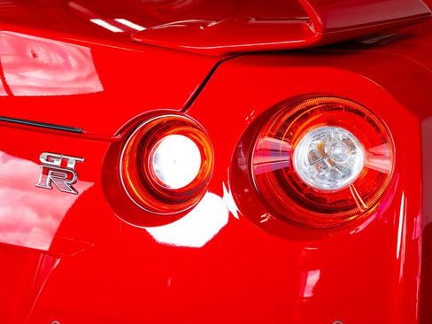 Used 2023 Nissan GT-R Premium w/ Floor Mat Package image 31