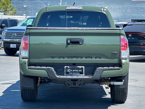 Used 2021 Toyota Tacoma TRD Off-Road w/ Technology Package AWD/4WD image 8