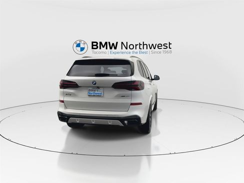 New 2026 BMW X5 xDrive40i w/ M Sport Package image 2
