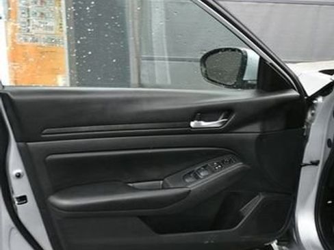 Used 2021 Nissan Altima 2.5 S FWD image 9