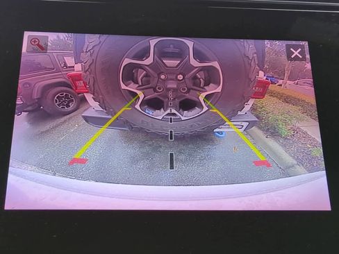 Used 2023 Jeep Wagoneer 2WD image 29