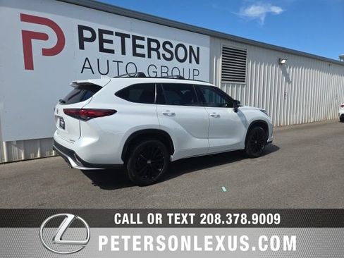 Used 2023 Toyota Highlander XSE AWD/4WD image 4