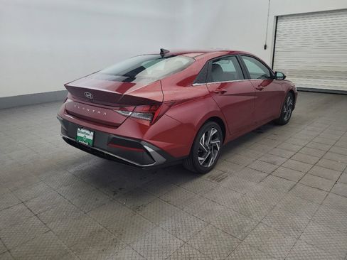 Used 2025 Hyundai Elantra SEL FWD image 9