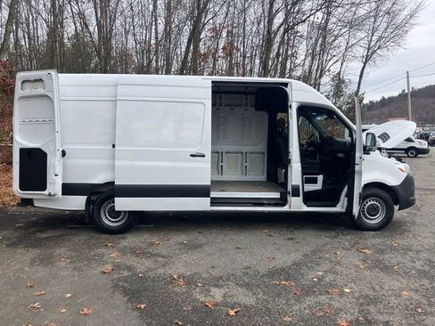 Used 2022 Mercedes-Benz Sprinter 2500 image 37