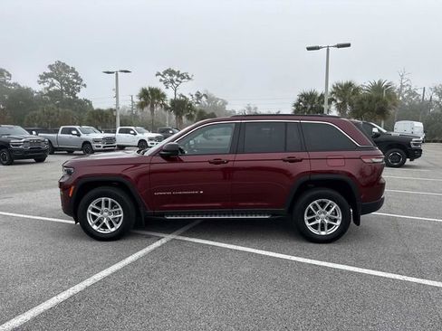 Used 2025 Jeep Grand Cherokee Laredo X image 6