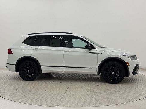 Used 2022 Volkswagen Tiguan SE R-Line AWD/4WD image 8
