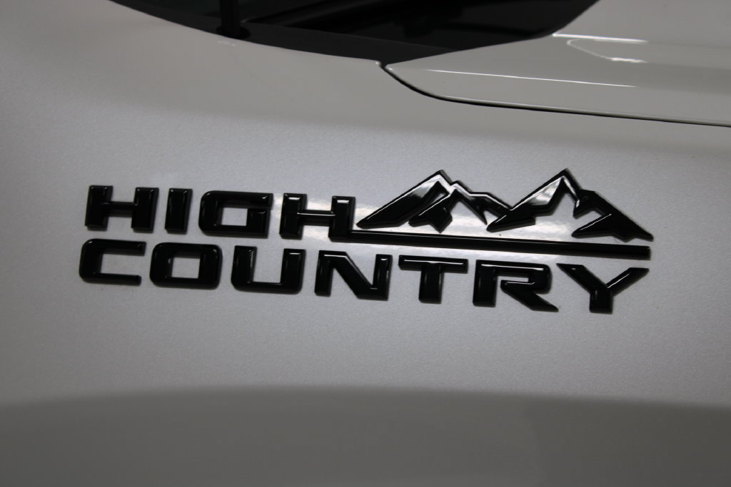 Used 2024 Chevrolet Silverado 1500 High Country w/ Technology Package AWD/4WD image 12