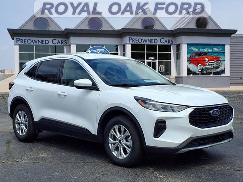 Used 2023 Ford Escape Active w/ Tech Pack #2 AWD/4WD image 1