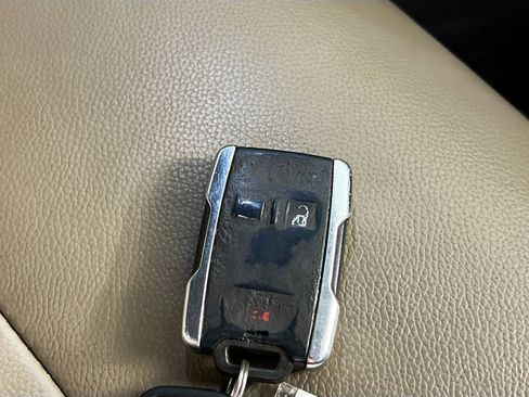 Used 2015 GMC Sierra 1500 SLT w/ SLT Crew Cab Value Package image 34