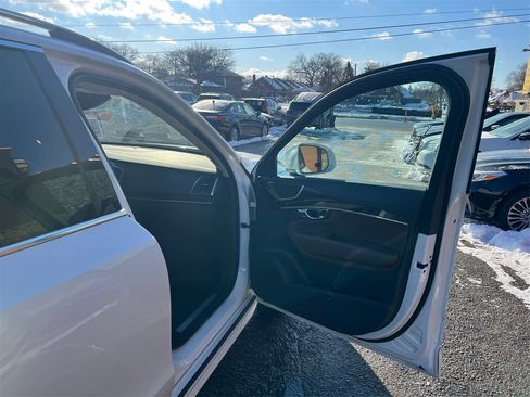 Used 2019 Volvo XC90 T6 Momentum w/ Advanced Package image 34