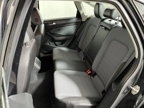 Used 2025 Volkswagen Jetta SE image 12