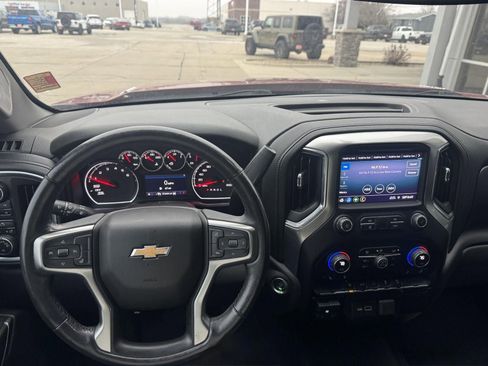Used 2021 Chevrolet Silverado 1500 LT image 15