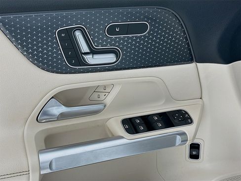 Certified 2025 Mercedes-Benz GLB 250 image 19