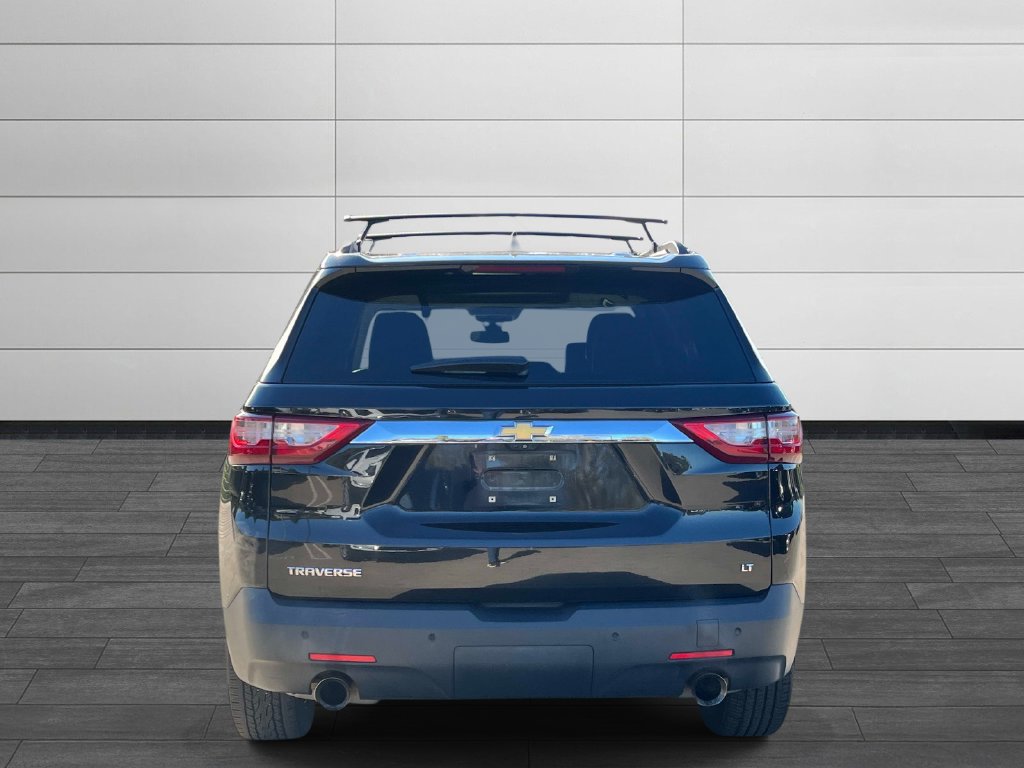 Used 2018 Chevrolet Traverse LT w/ LPO, 'HIT The Road' Package FWD image 4