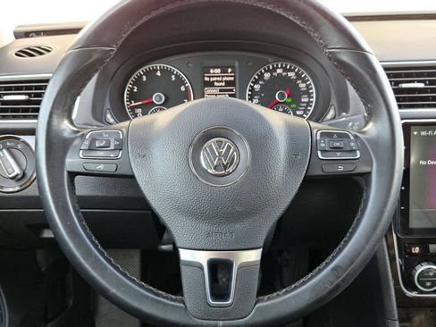 Used 2015 Volkswagen Passat 1.8T SEL Premium FWD image 21
