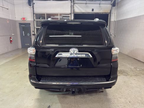 Used 2016 Toyota 4Runner Limited AWD/4WD image 7