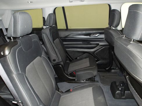 Used 2023 Jeep Grand Cherokee L Laredo w/ Luxury Tech Group I AWD/4WD image 18