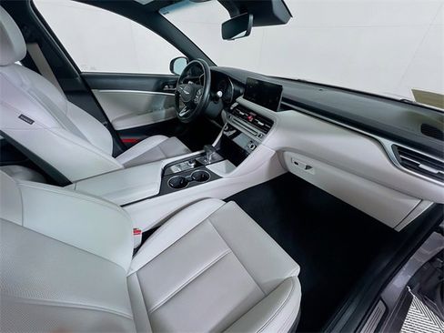 Used 2024 Genesis G70 2.5T image 28