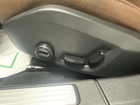 Used 2024 Volvo V60 B5 Cross Country Plus image 12