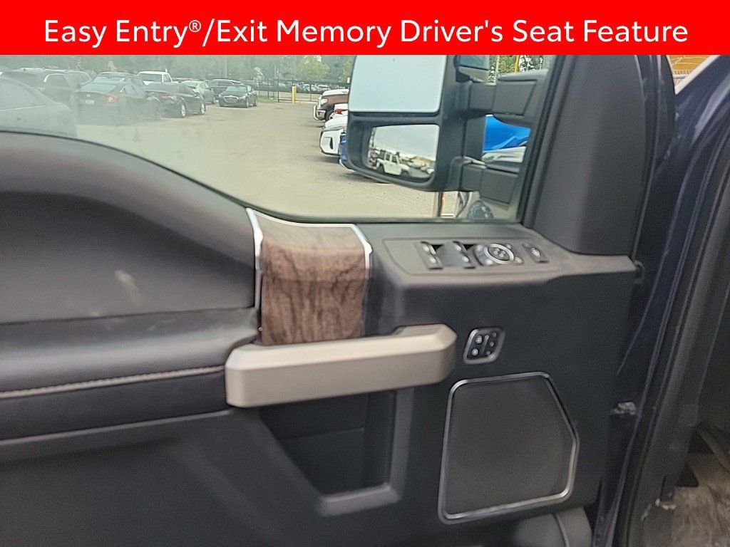 Used 2017 Ford F250 Lariat w/ Lariat Value Package AWD/4WD image 9