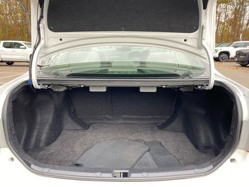 Used 2013 Toyota Corolla LE image 16