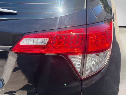 Certified 2020 Honda HR-V LX image 27