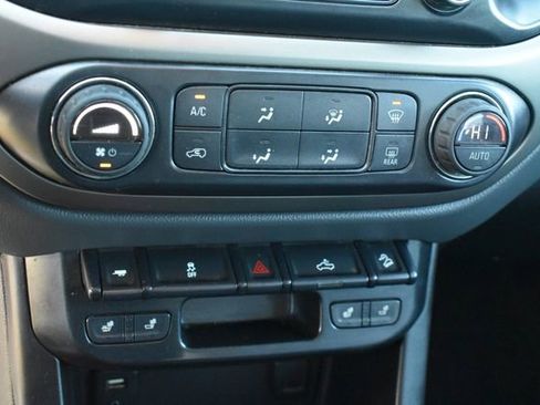 Used 2015 Chevrolet Colorado Z71 image 30