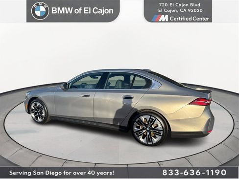 Used 2025 BMW 530i xDrive w/ Premium Package image 6