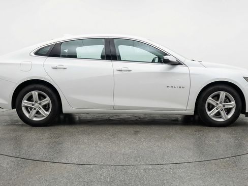 Used 2024 Chevrolet Malibu LT image 11