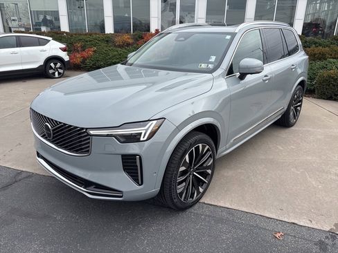 Certified 2025 Volvo XC90 B5 Plus image 11