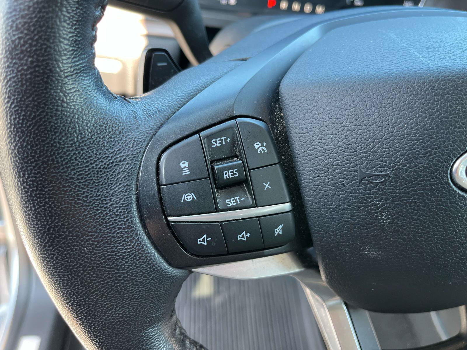 Used 2020 Ford Explorer Limited AWD/4WD image 34